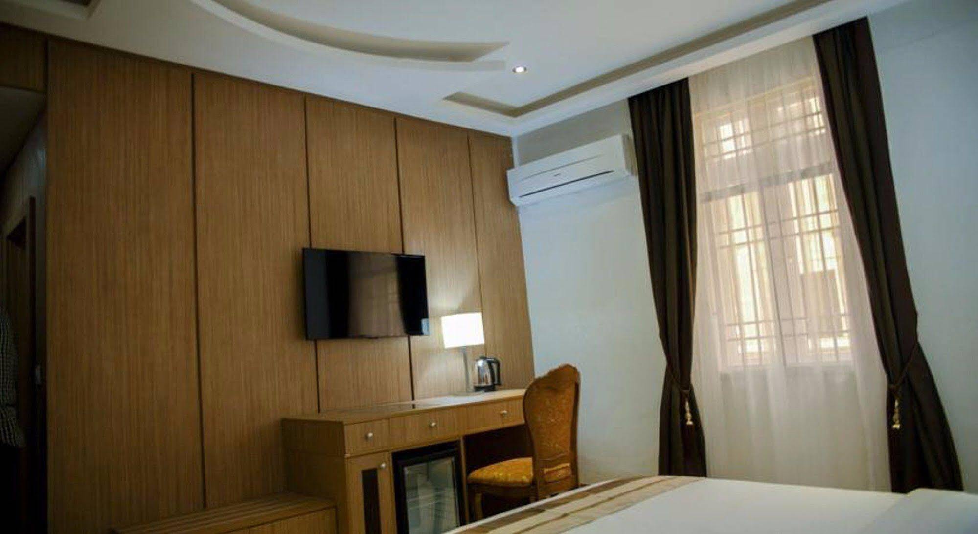 Cubana Suites Mobushipe Exterior photo
