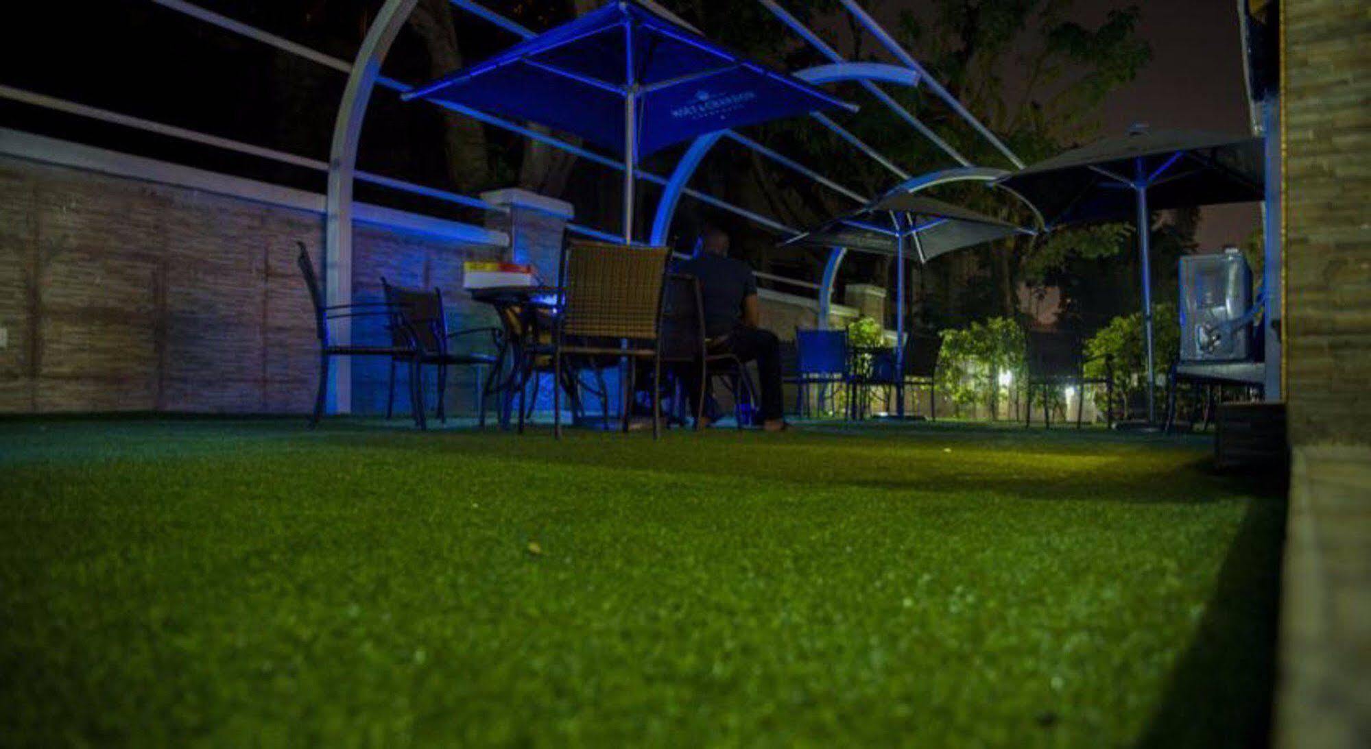 Cubana Suites Mobushipe Exterior photo